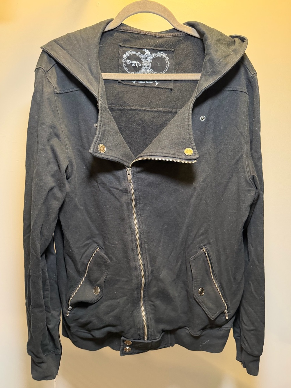 Vintage Urban Outfitters - Men's Black Hooded Zip Jacket